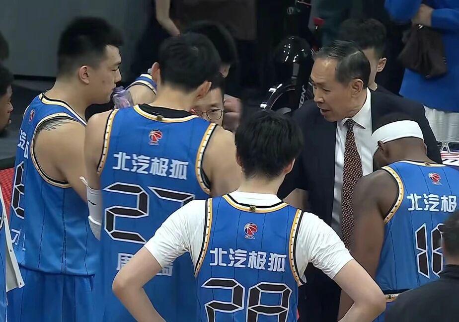 开云体育入口-CBA乱了：北京广东重返四强，山东男篮掉到第六，辽宁冲击前八